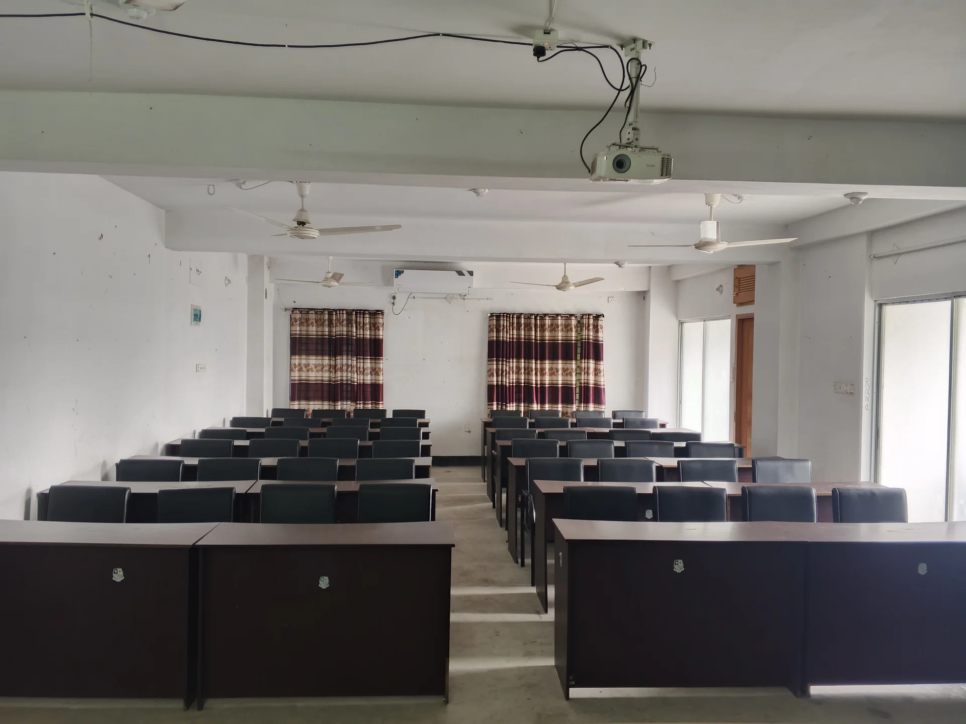 Academic Classroom (Room 401)